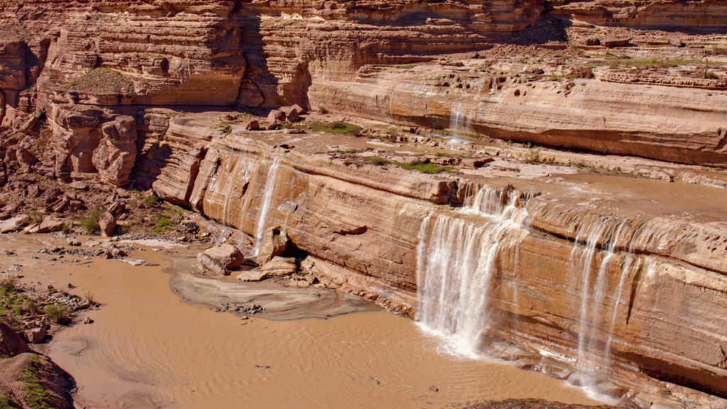 Chocolate Waterfall, Arizona